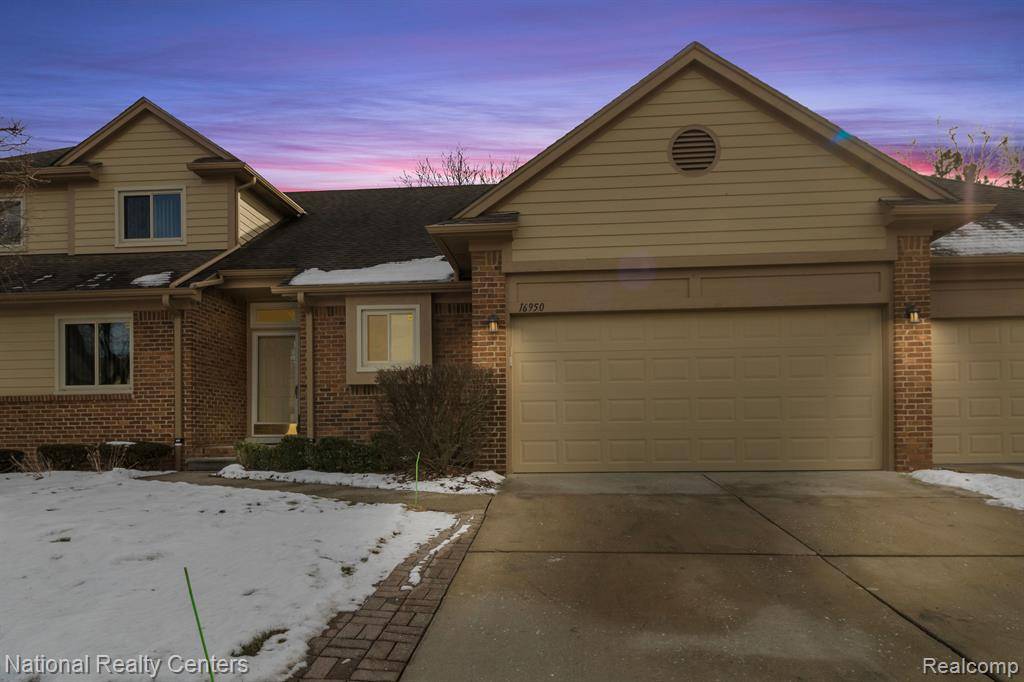 16950 COUNTRY RIDGE Lane,  Macomb,  MI 48044 5211