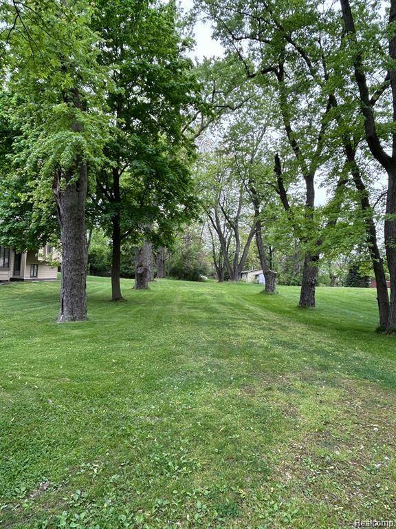 West Bloomfield, MI 48323 1345,6980 HAMBRO Street