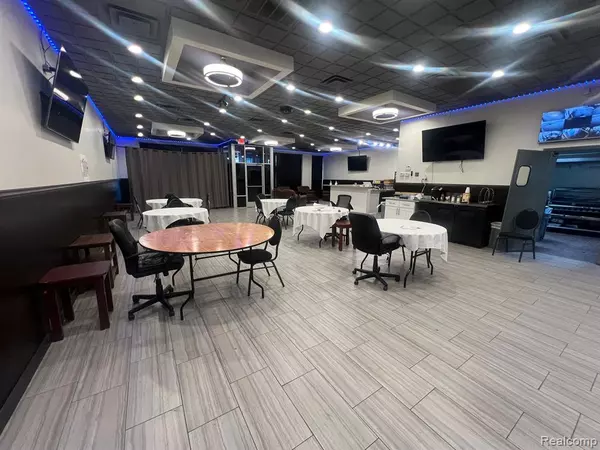Farmington Hills, MI 48334,28968 Orchard Lake Road