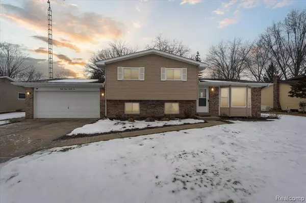 4396 STAUNTON Drive,  Swartz Creek,  MI 48473 8278