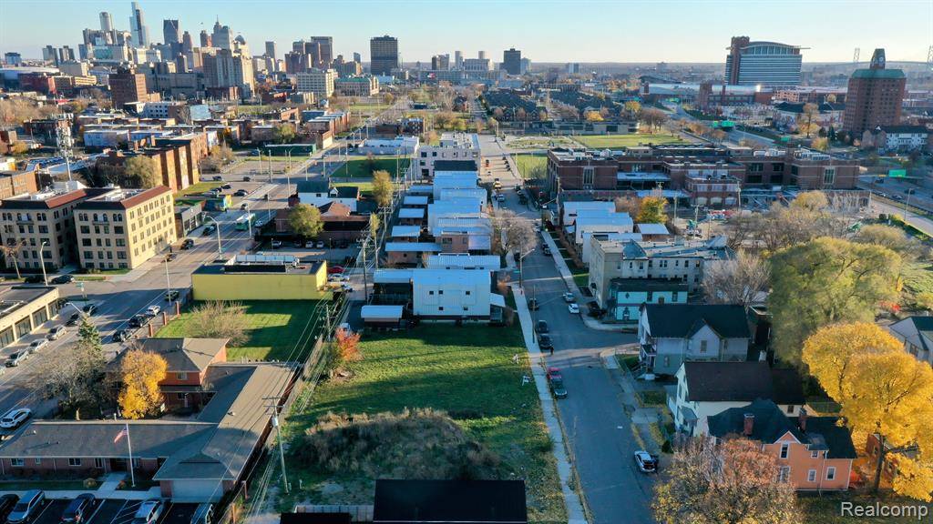 4244 4th St package, Detroit, MI 48201 1620