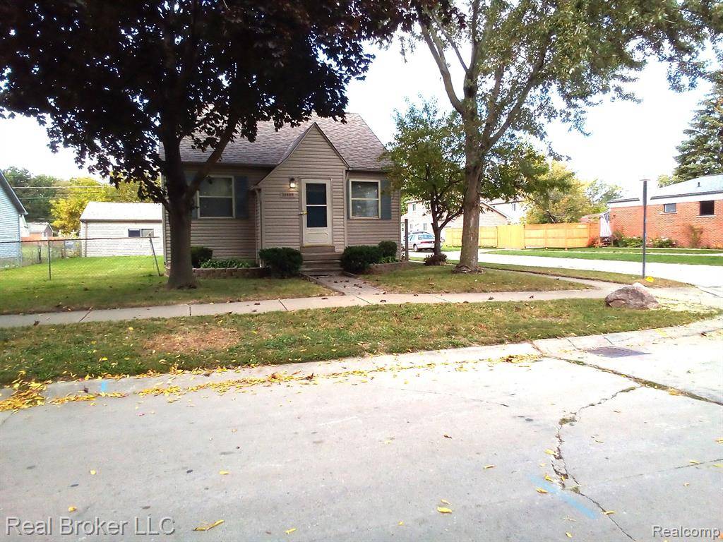 Clinton Township, MI 48035 4007,19889 BROADACRES Street