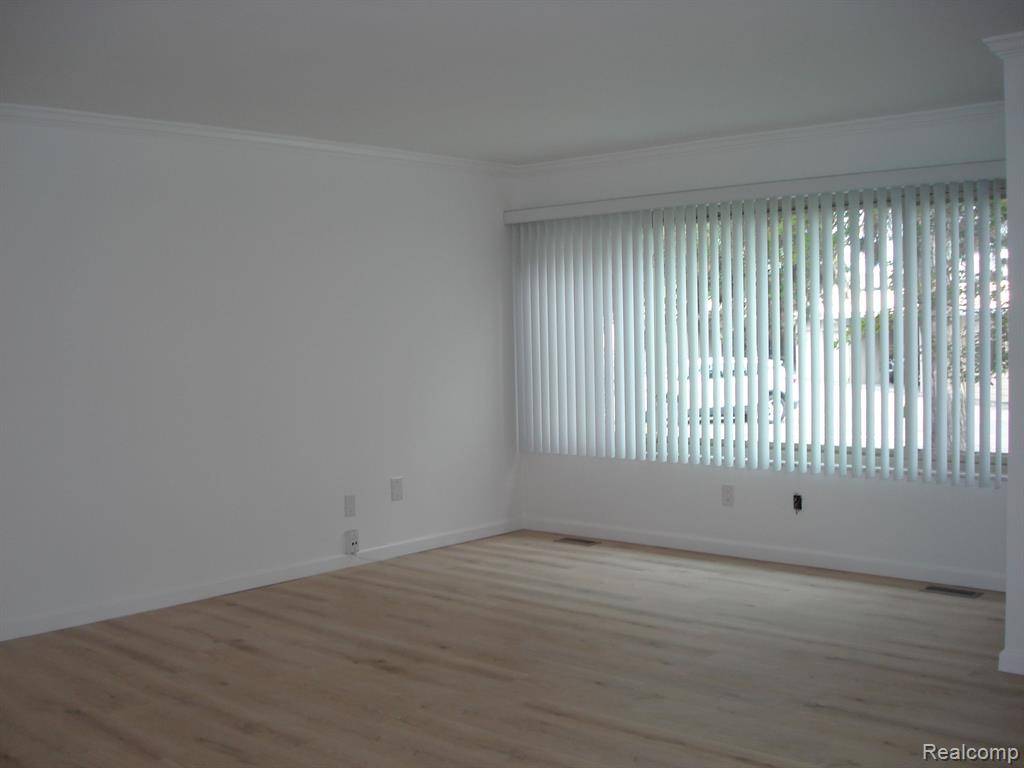Bloomfield Hills, MI 48302 0277,1989 KLINGENSMITH Road