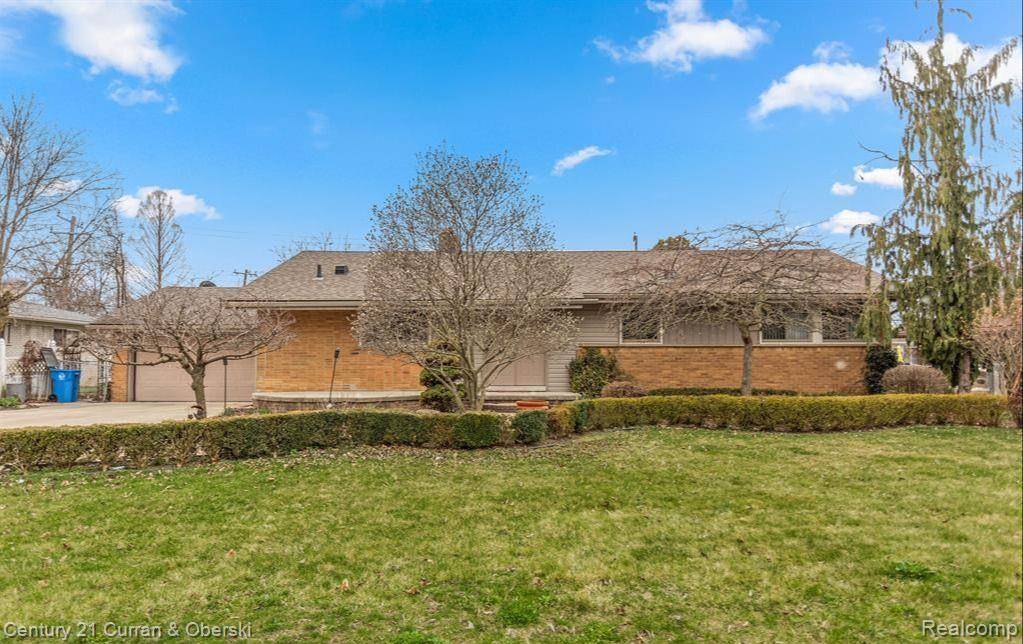 940 S GULLEY Road, Dearborn Heights, MI 48125 1027