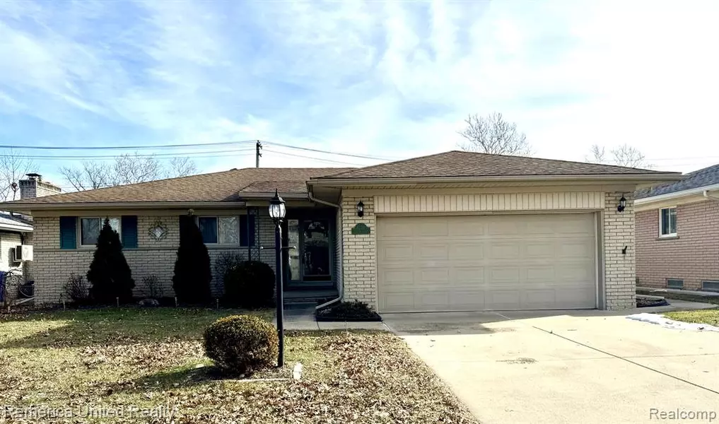 6220 CAMBRIDGE Street, Dearborn Heights, MI 48127 2802