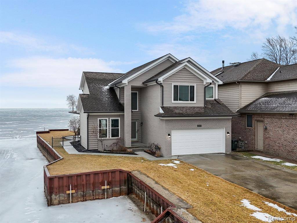 22517 E 10 MILE Road, Saint Clair Shores, MI 48080 1384