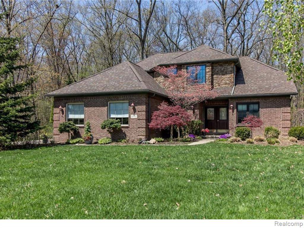 2092 CHRISTOPHER, West Bloomfield, MI 48324 3137
