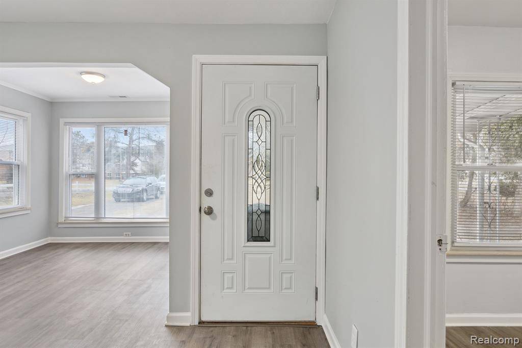 Livonia, MI 48154,14858 SUNBURY Street