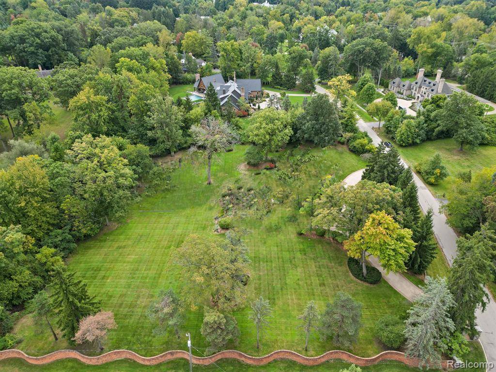 Bloomfield Hills, MI 48304 2647,1350 ORCHARD RIDGE Road