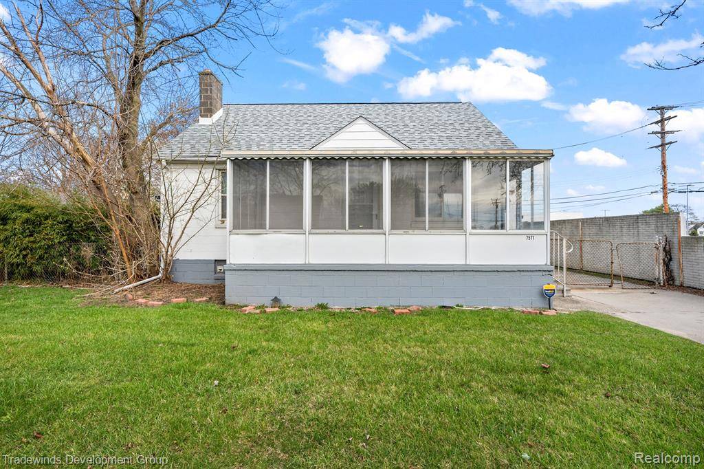 7571 STANDARD, Center Line, MI 48015 1027