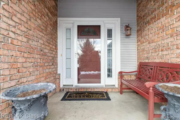 New Hudson, MI 48165 9432,29408 EMELBE Drive