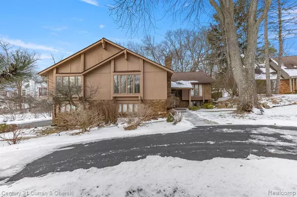 2211 SHORE HILL Drive, West Bloomfield, MI 48323 1965