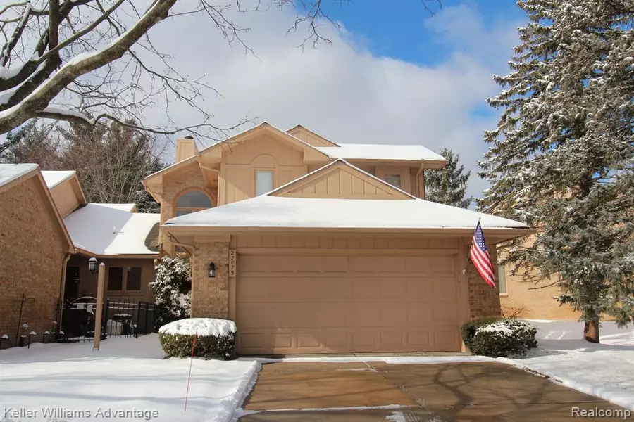 22075 River Ridge Trail, Farmington Hills, MI 48335 4665
