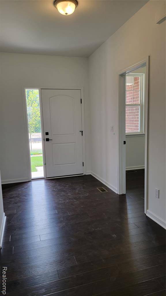 South Lyon, MI 48178,20909 LOSINO Drive