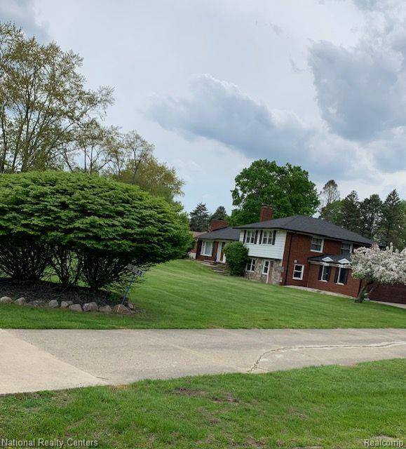 Southfield, MI 48033 4896,25648 FORESTVIEW Drive