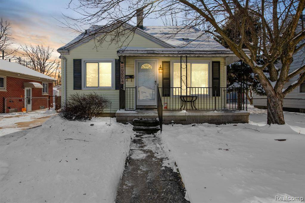 Saint Clair Shores, MI 48080 4226,20204 ROSEDALE Street
