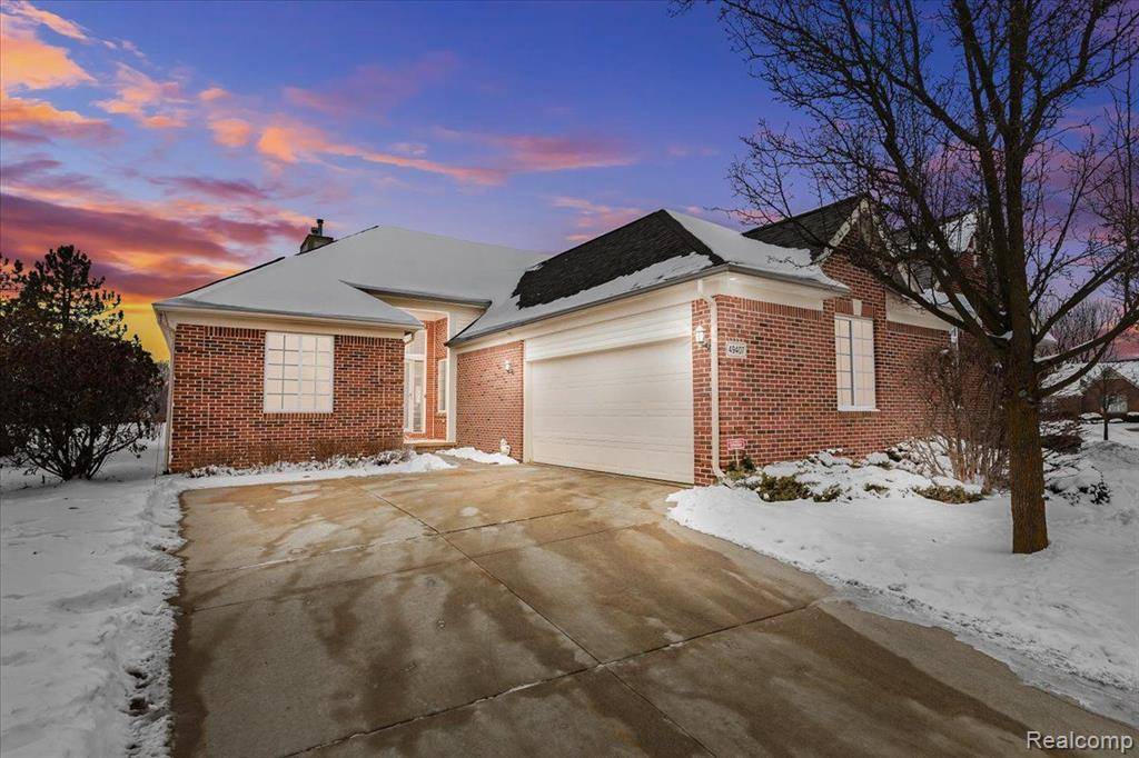 49407 N Glacier, Northville, MI 48168 6608