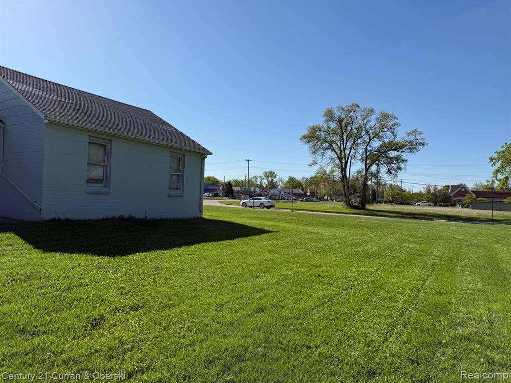 Garden City, MI 48135 1837,5727 Merriman Road