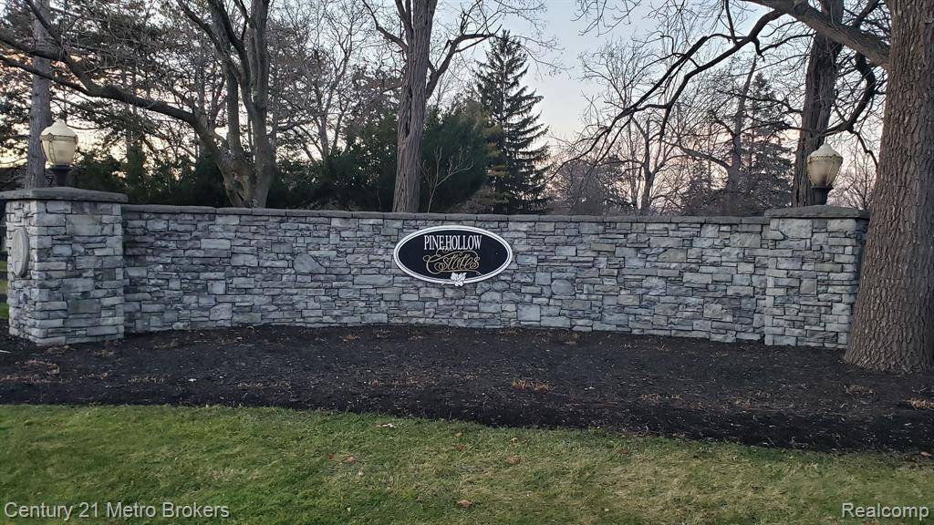 8007 Bridle Path Court, Grand Blanc, MI 48439