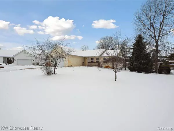 Howell, MI 48843 6165,878 White Willow Court