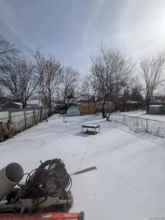 Detroit, MI 48228 3966,6352 EVERGREEN Avenue