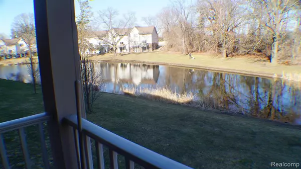 Clarkston, MI 48348 4223,7220 BLUEWATER Drive