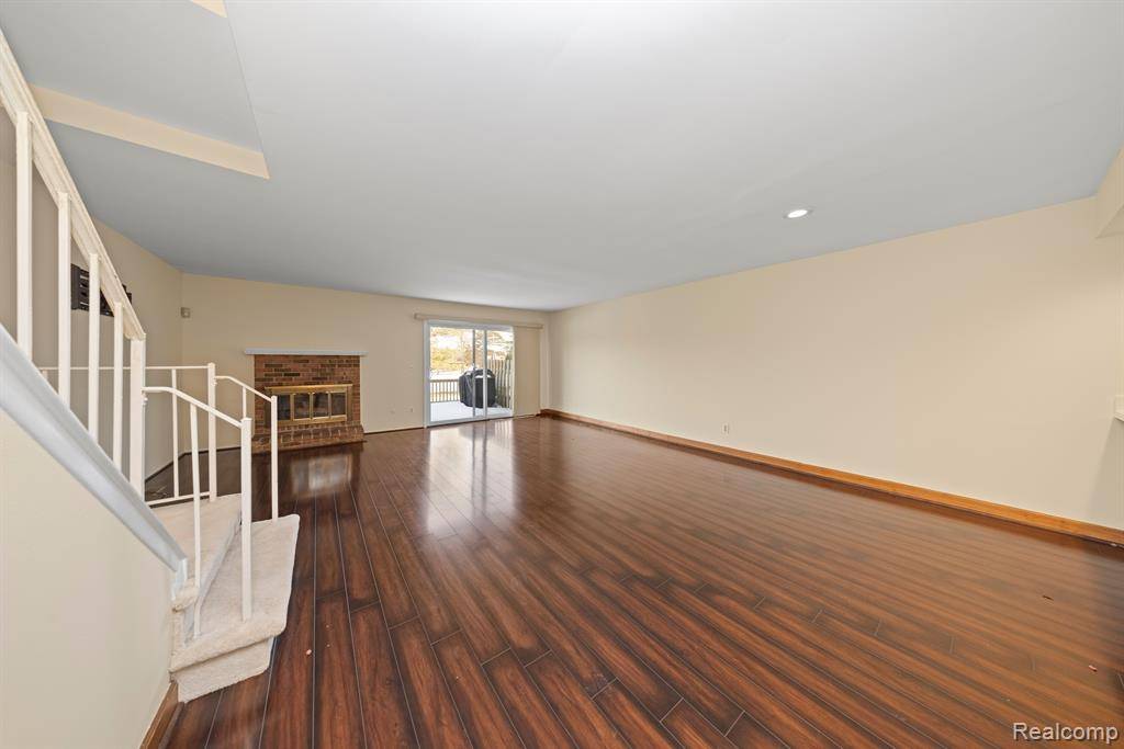 Rochester Hills, MI 48307 4248,694 TENNYSON ct