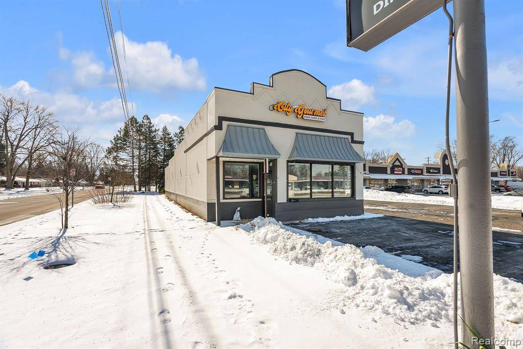 Livonia, MI 48154 3819,28407 5 MILE Road