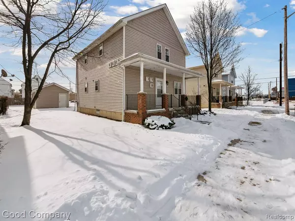 Hamtramck, MI 48212 3670,2348 HEWITT Street