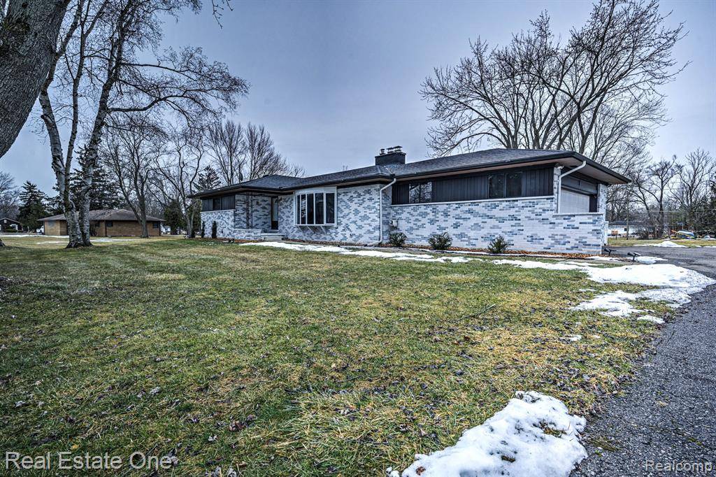 Farmington Hills, MI 48336,28349 SHADYLANE Drive