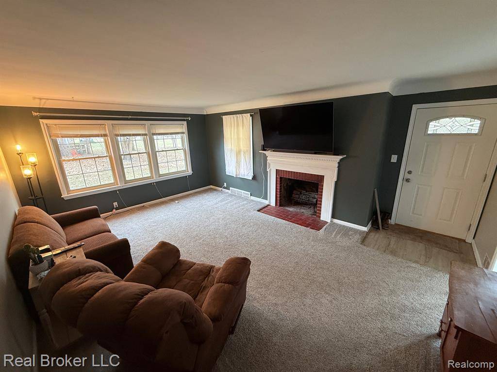 Flushing, MI 48433 2549,6336 FLUSHING Road