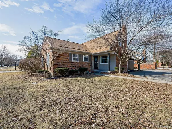 20691 WEDGEWOOD Drive,  Grosse Pointe Woods,  MI 48236 1560