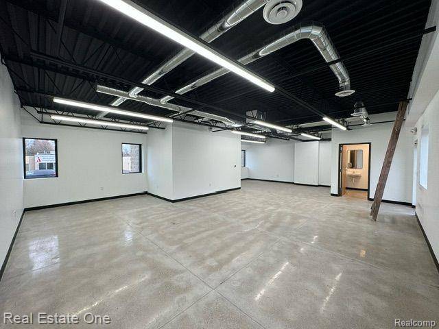 Dearborn Heights, MI 48127 4492,23422 FORD Road