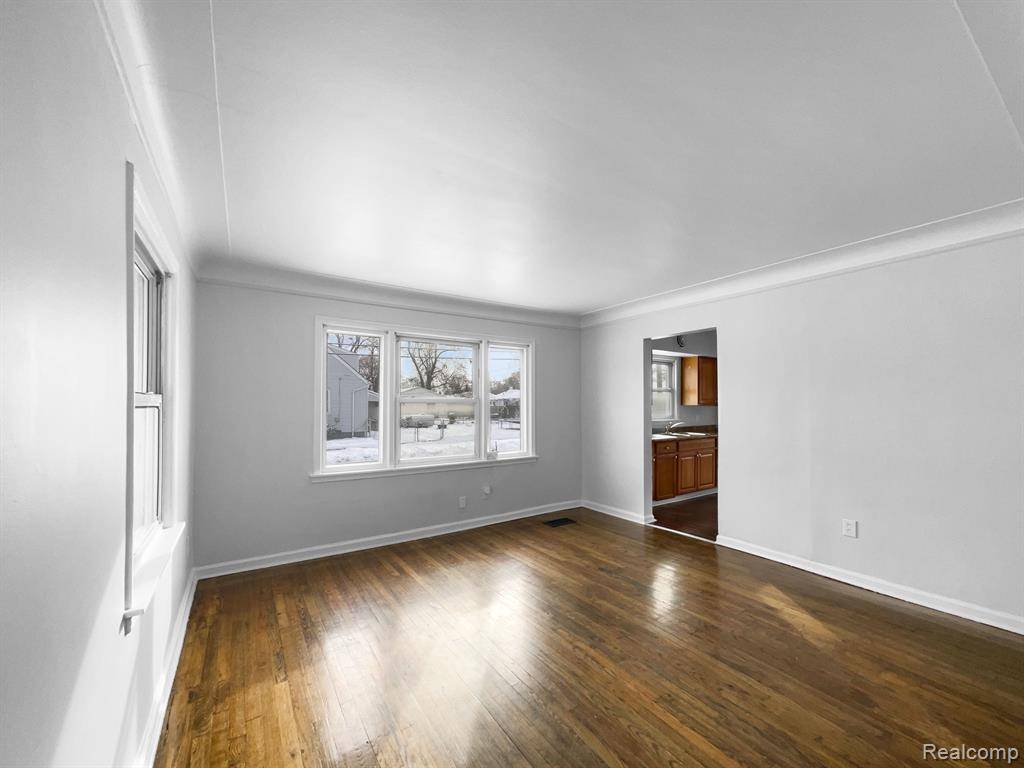 Center Line, MI 48015 1353,8140 THEISEN
