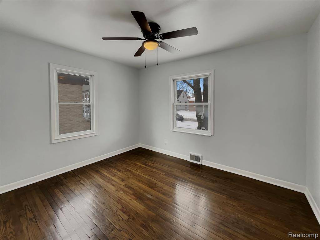 Center Line, MI 48015 1353,8140 THEISEN