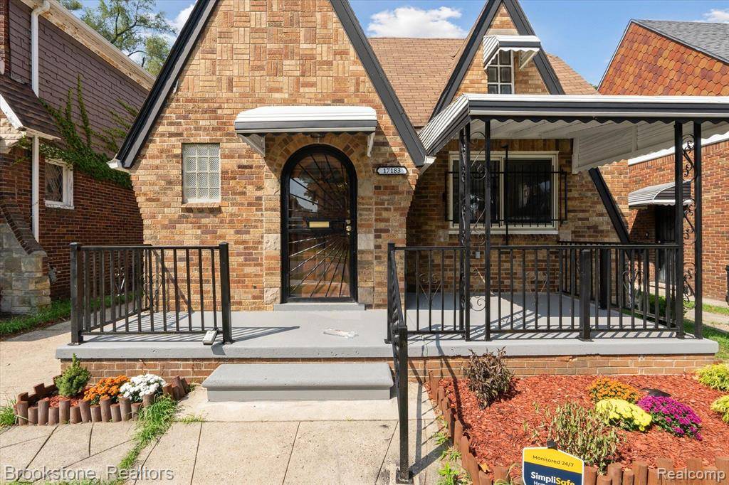17183 WASHBURN Street, Detroit, MI 48221 2438