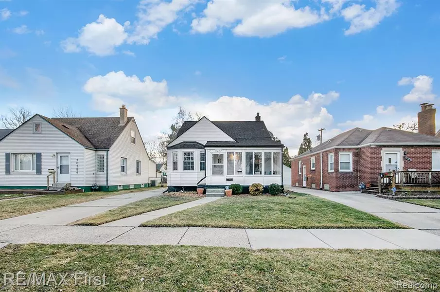 20276 KENOSHA Street, Harper Woods, MI 48225 2246