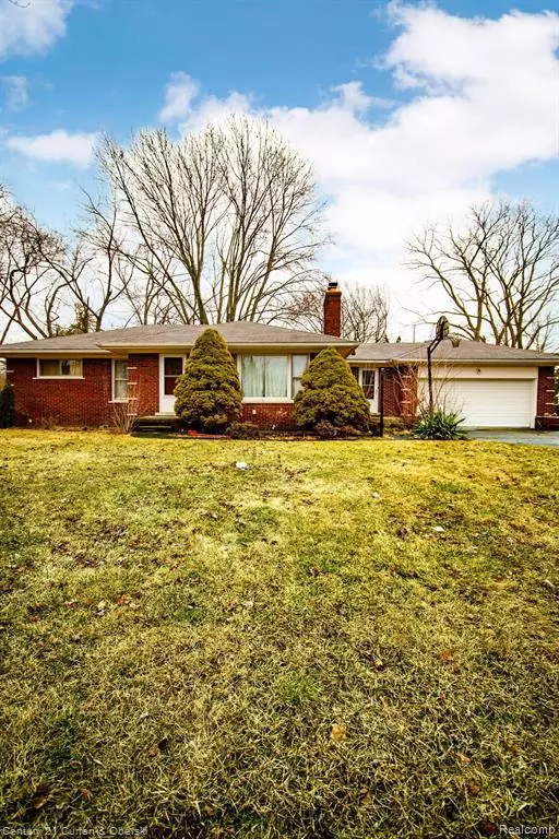 28359 SOUTHPOINTE Road, Grosse Ile, MI 48138 2047