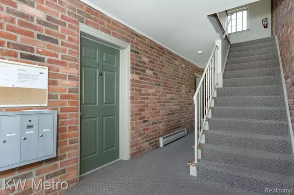 Rochester, MI 48307 1665,436 ROMEO Road