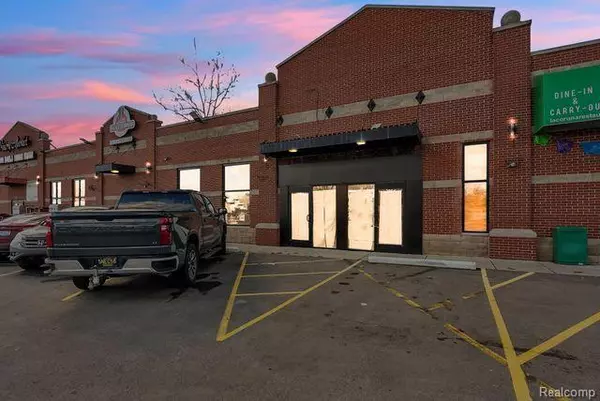 Dearborn Heights, MI 48125 3119,3976 PELHAM Street