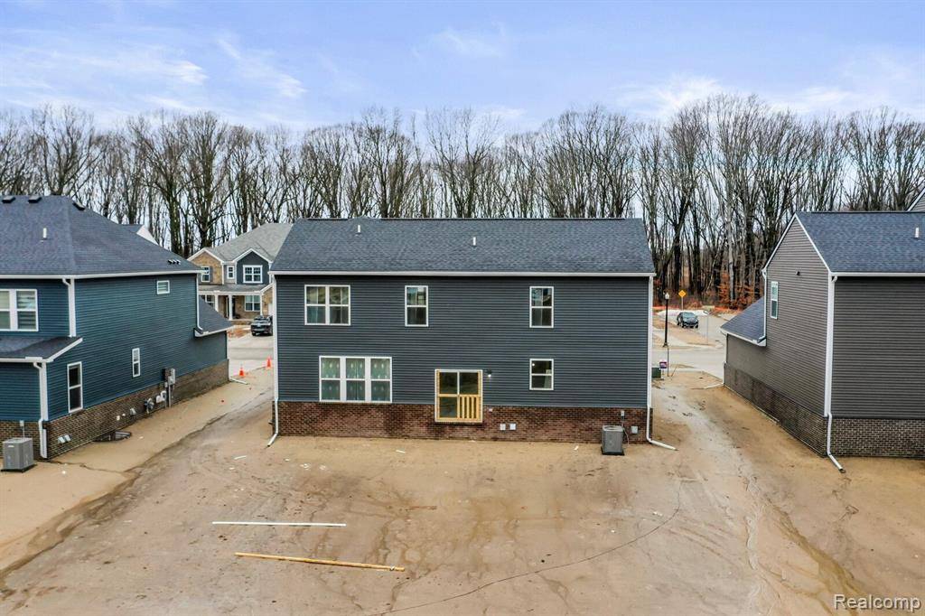 Macomb, MI 48042 4677,51230 GREEN MEADOWS Drive