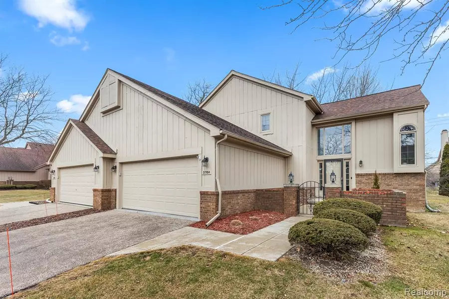 37764 N LAUREL PARK Drive, Livonia, MI 48152 2665