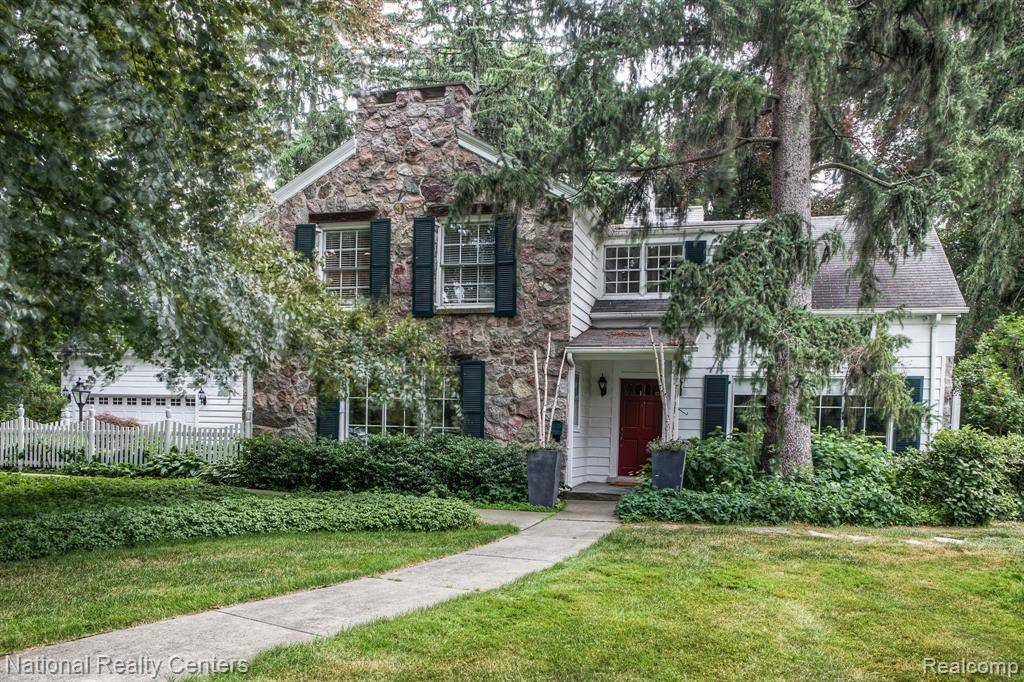 645 ARLINGTON Street, Birmingham, MI 48009 1689
