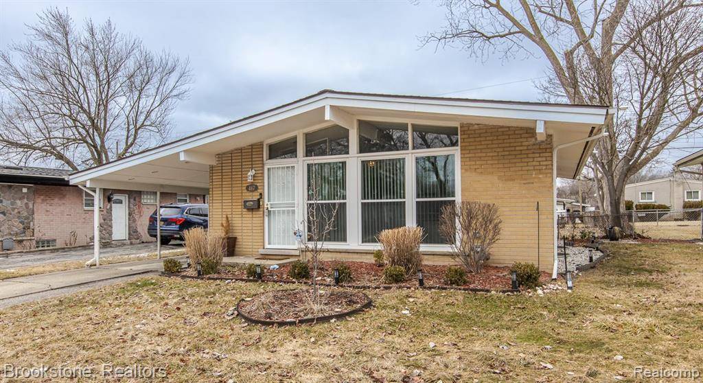 Pontiac, MI 48342 1954,467 LYNCH Avenue
