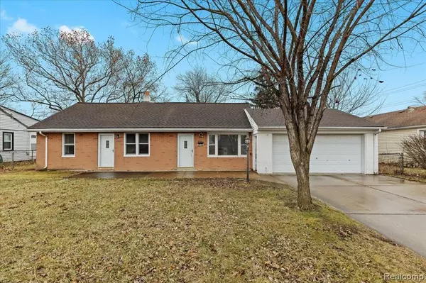 8424 STOUT Avenue,  Warren,  MI 48093 4460