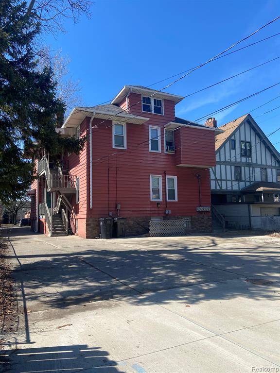 Wyandotte, MI 48192 5230,2715 BIDDLE Avenue