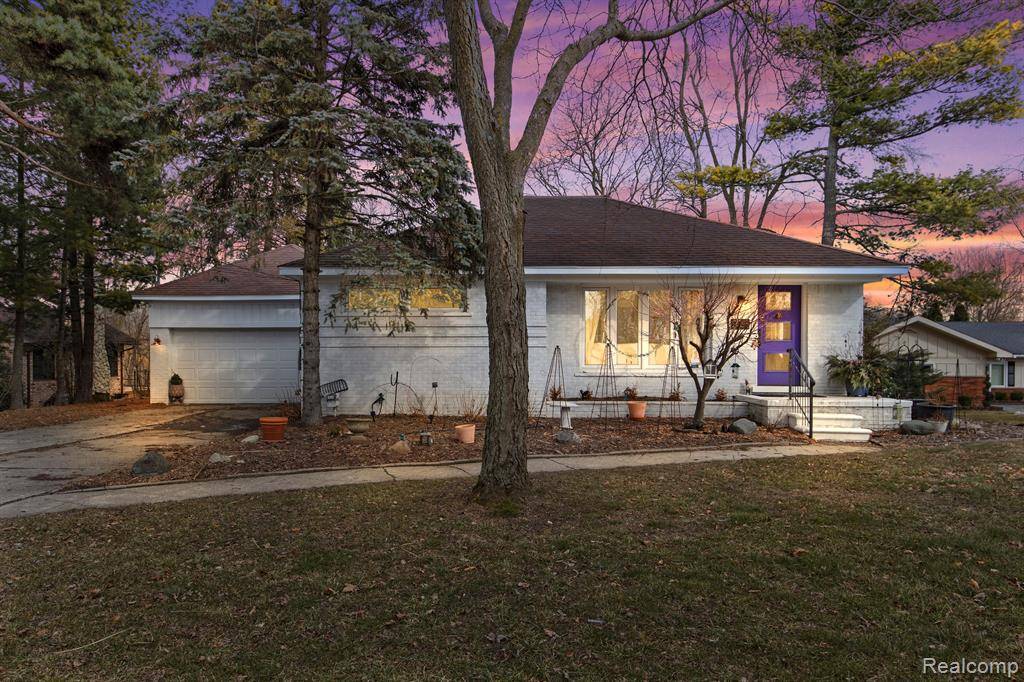2665 Middlebelt Road, West Bloomfield, MI 48324