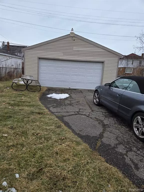 Detroit, MI 48205 2641,18080 WESTPHALIA Street