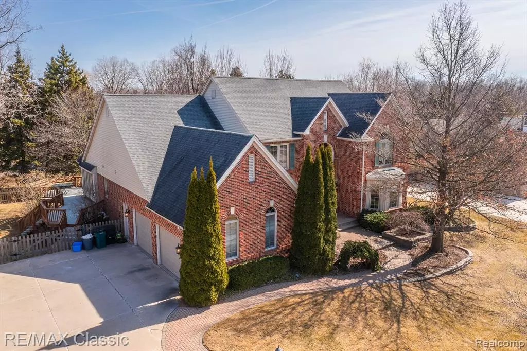 Troy, MI 48098 6907,6904 GRANGER Drive