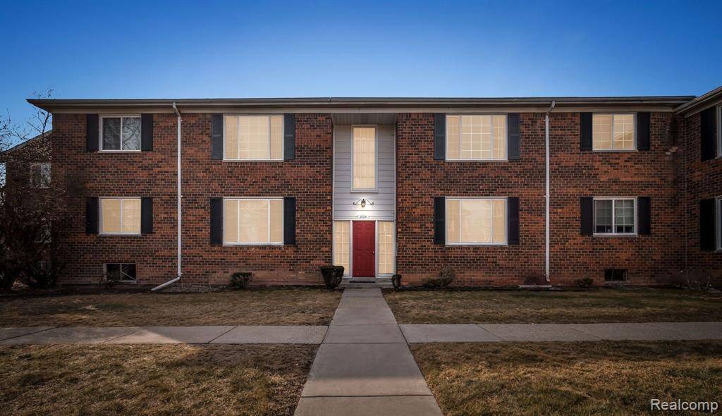 25331 SHIAWASSEE Circle, Southfield, MI 48033 3817